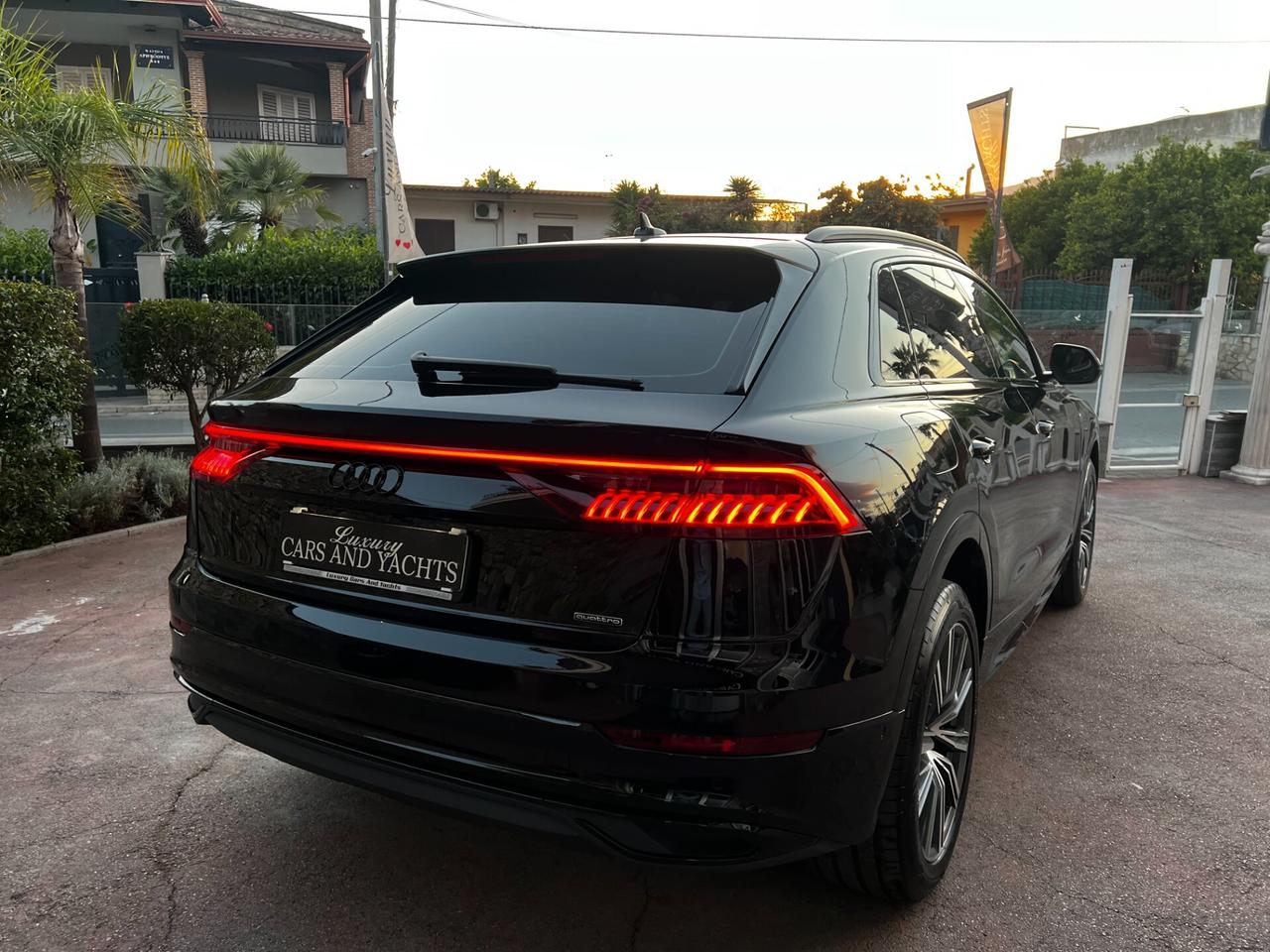 Audi Q8 50 TDI 286 CV Quattro-2XS LINE-TOTAL BLACK