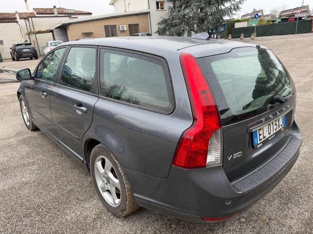 VOLVO V50 D2 R-design senza nessun lavoro da fare
