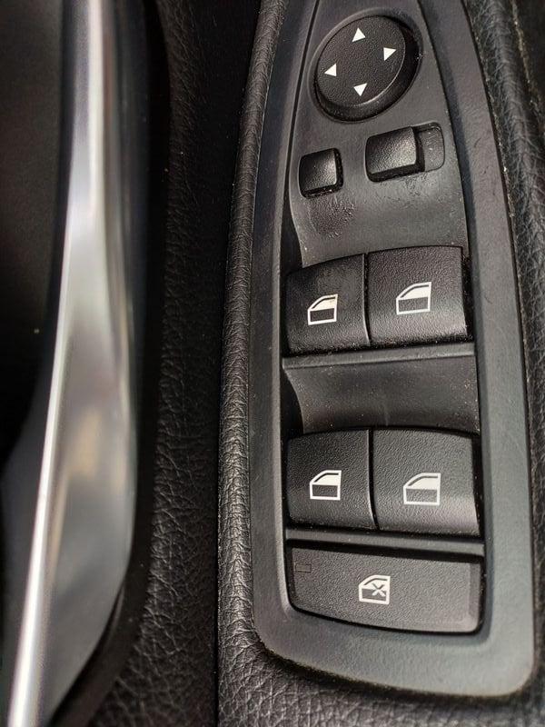 BMW Serie 3 318d Business auto GARANZIA