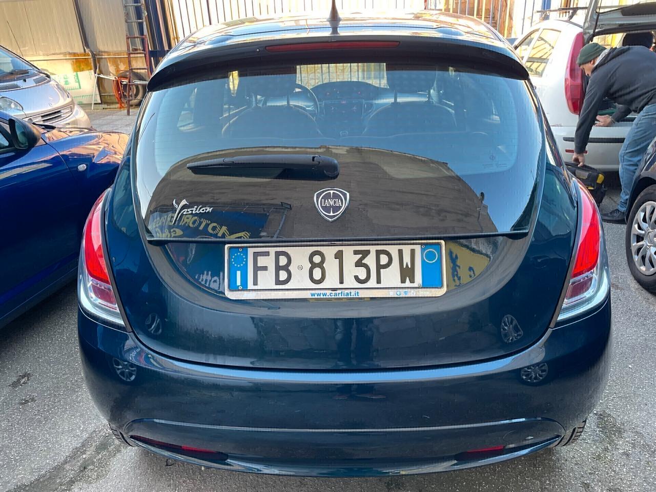 Lancia Ypsilon 1.2 69 CV 5 porte Silver