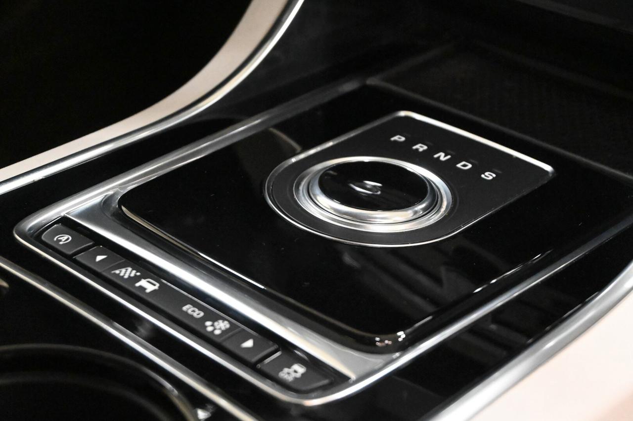 JAGUAR XE (X760) XE 2.0 D Turbo 180CV...