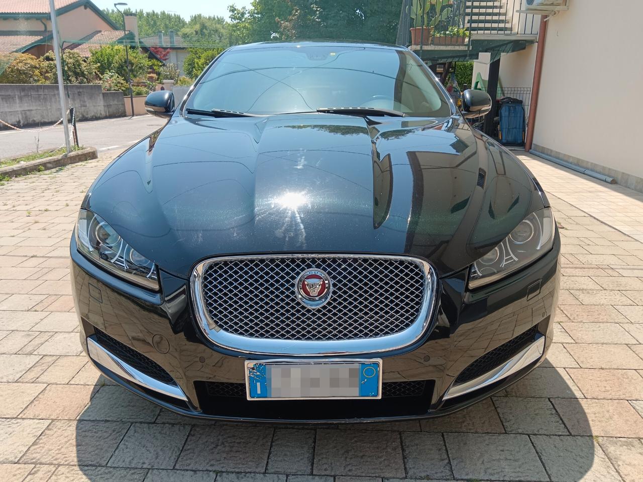 Jaguar XF 2.2 D 200 CV Luxury