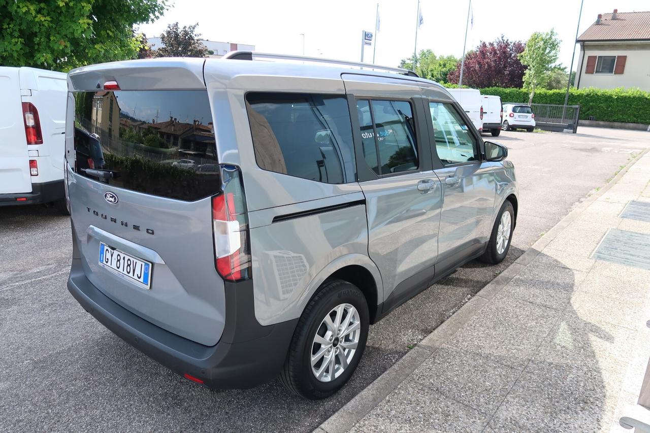 Ford Tourneo Courier 1.0 EcoBoost Titanium