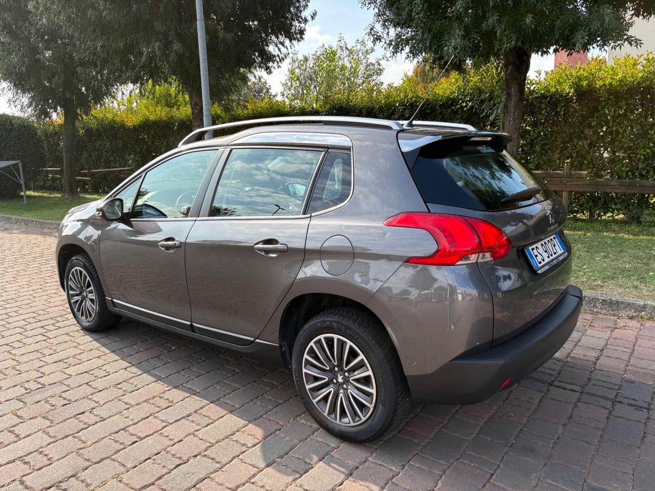 Peugeot 2008 1.2 VTi 82CV Allure