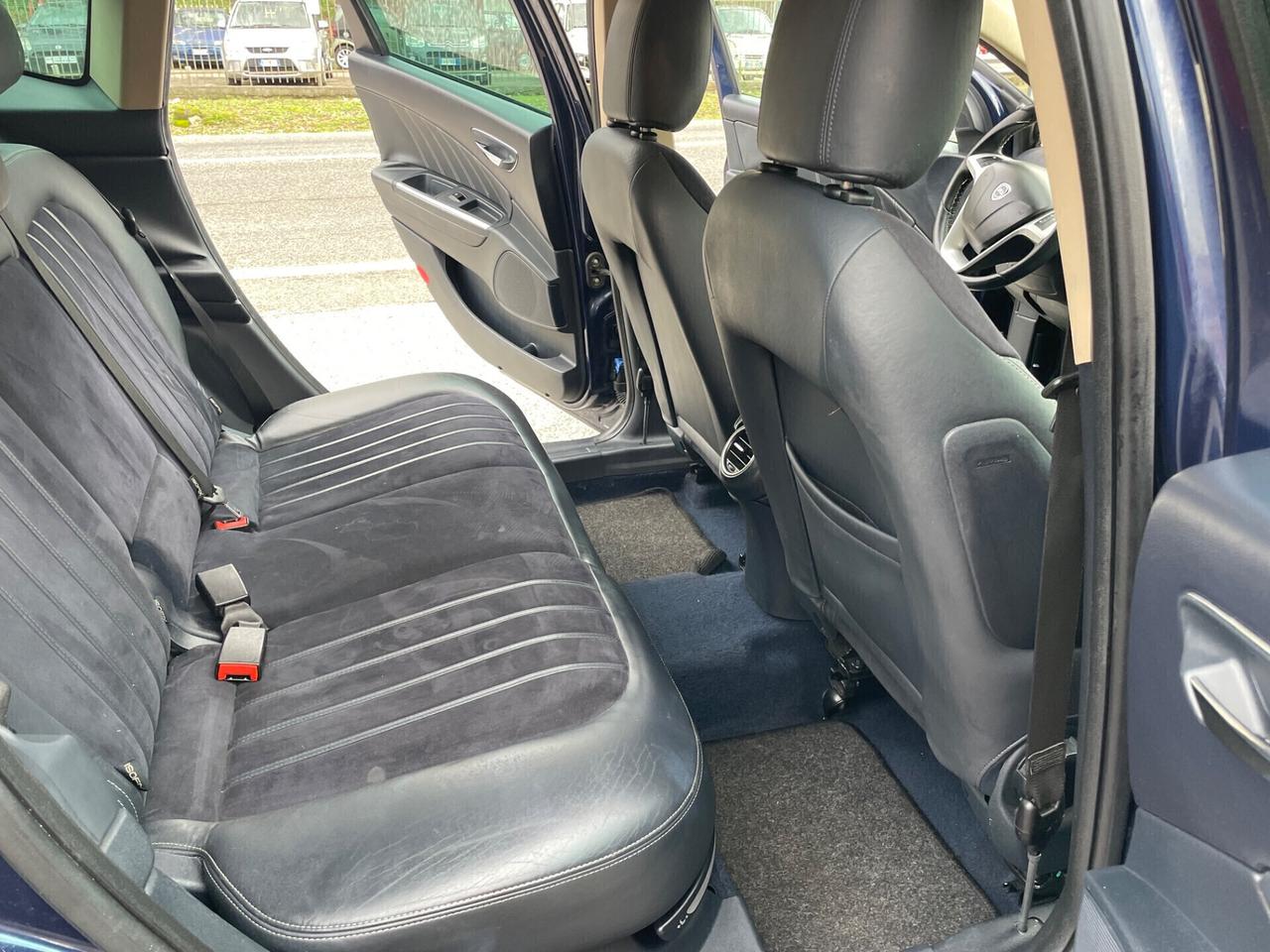 Lancia Delta 1.6 MJT DPF Silver