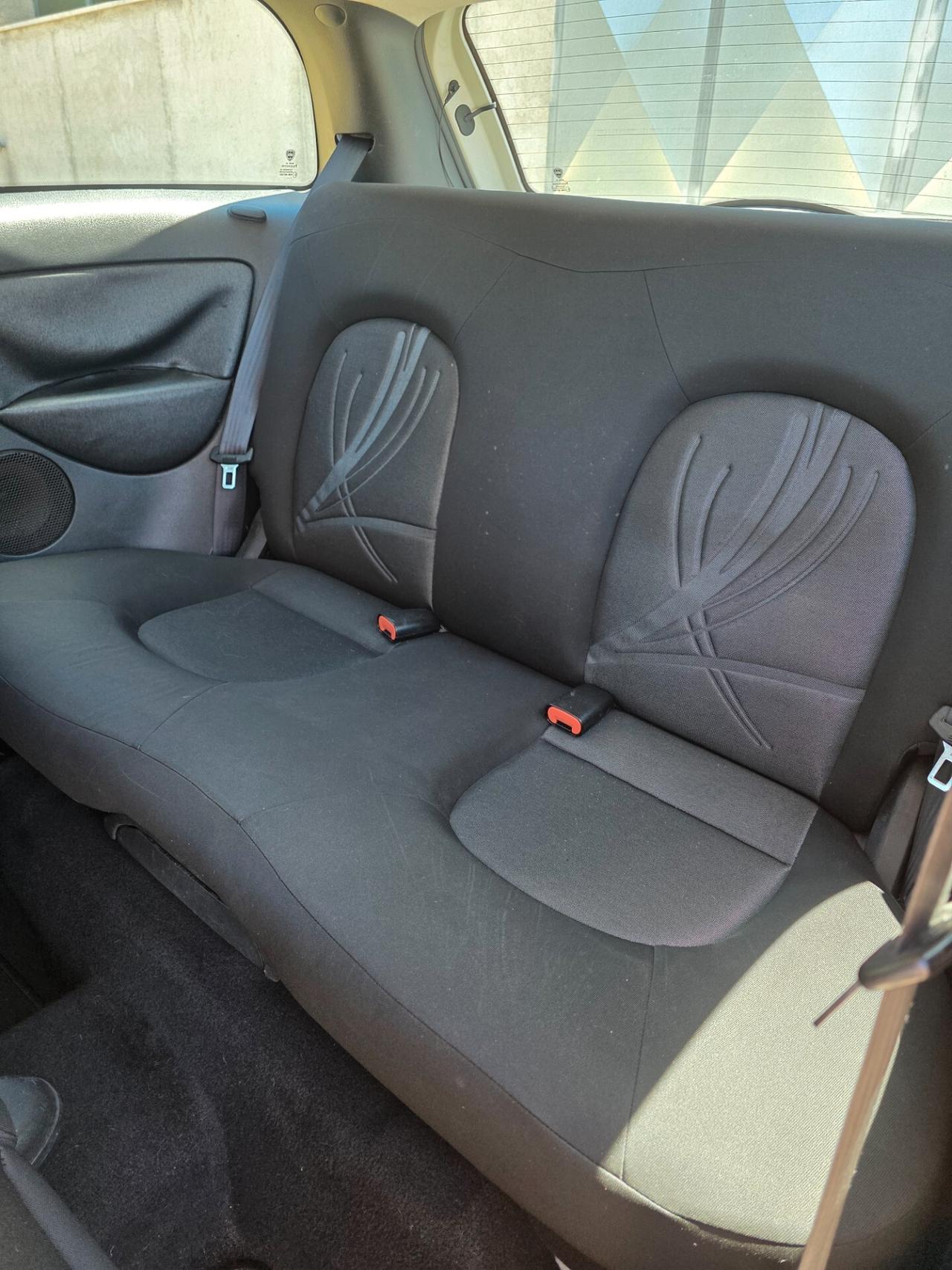Lancia Ypsilon 1.2 69 CV Unyca