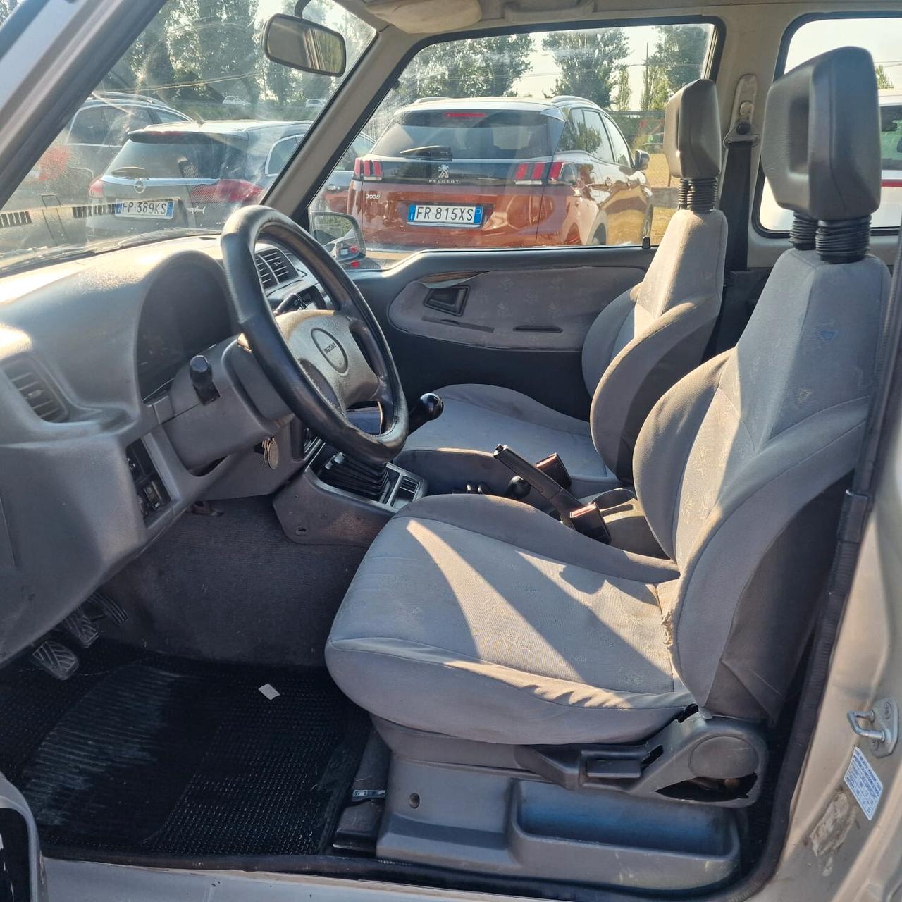 Suzuki Vitara 2.0 HDI 3 porte JLX MOTORE CON 150 MILA KM GANCIO DI TRAINO E CARRELLO