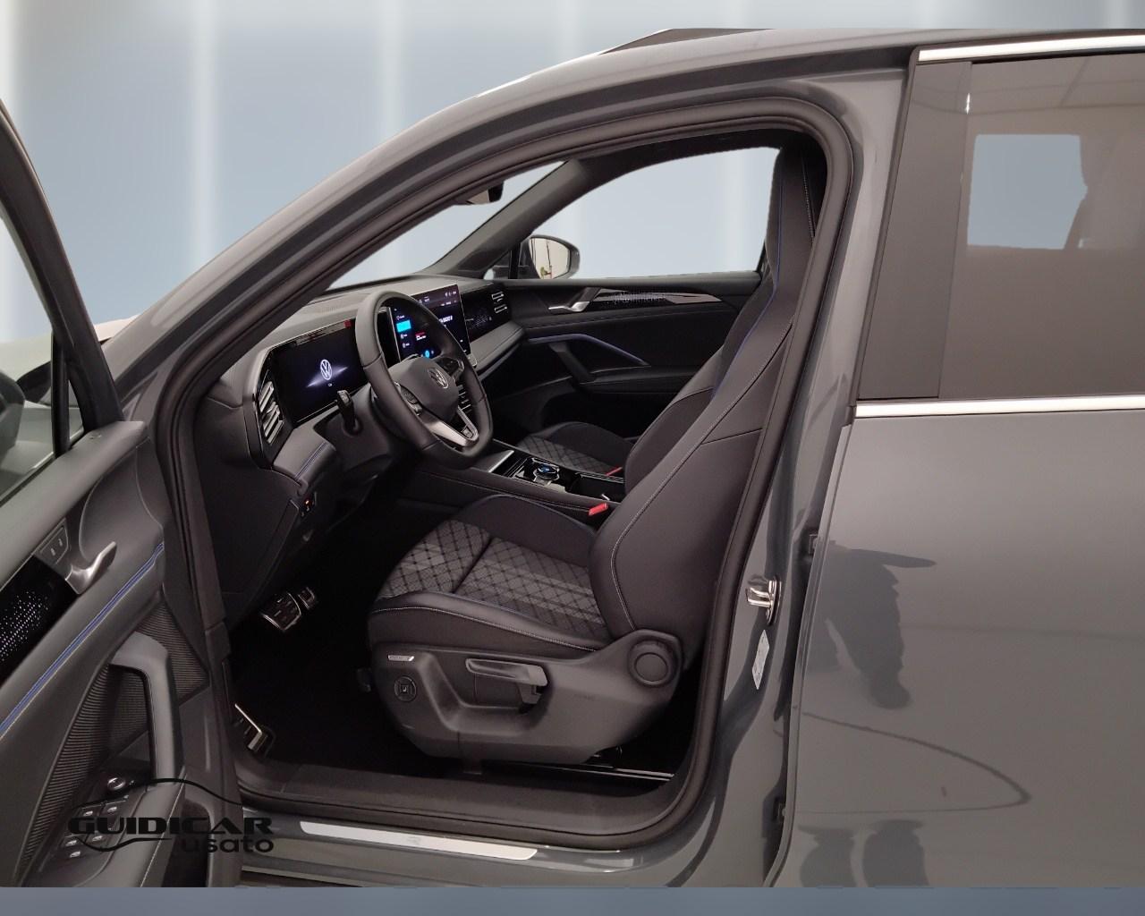 VOLKSWAGEN Tiguan III 2024 - Tiguan 2.0 tdi R-Line 150cv dsg
