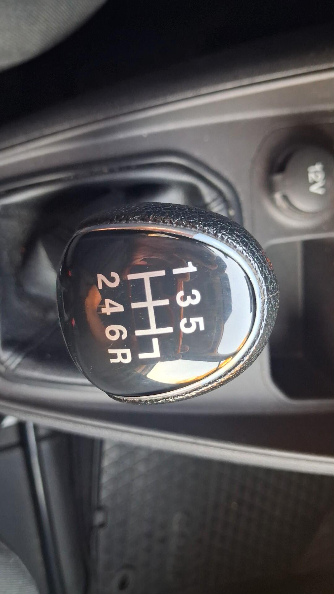 Ford Tourneo Courier 1.5 TDCI 75 CV Plus