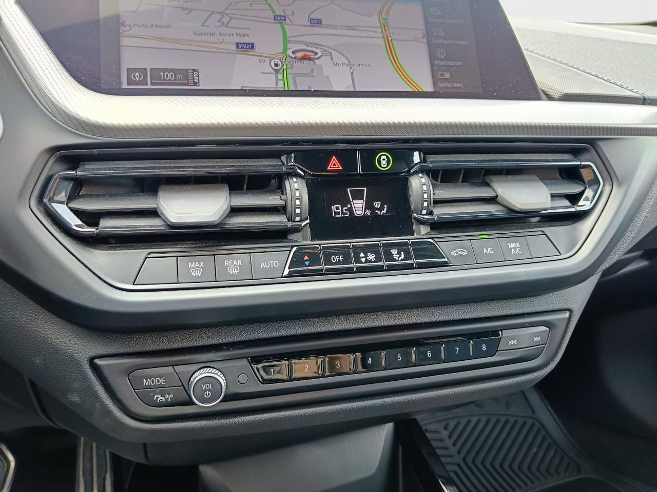 BMW Serie 1 F40 - 118d Msport auto