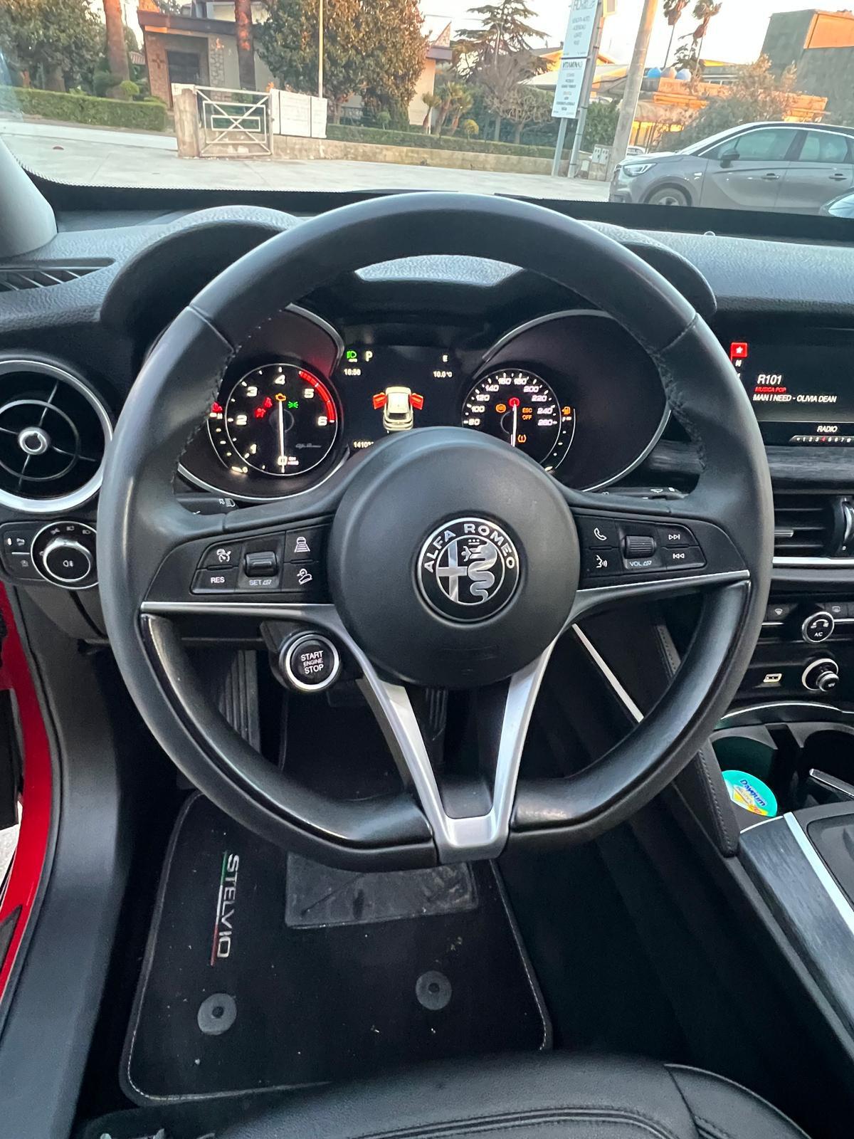 Alfa Romeo Stelvio 2.2 Turbodiesel 210 CV AT8 Q4 Super