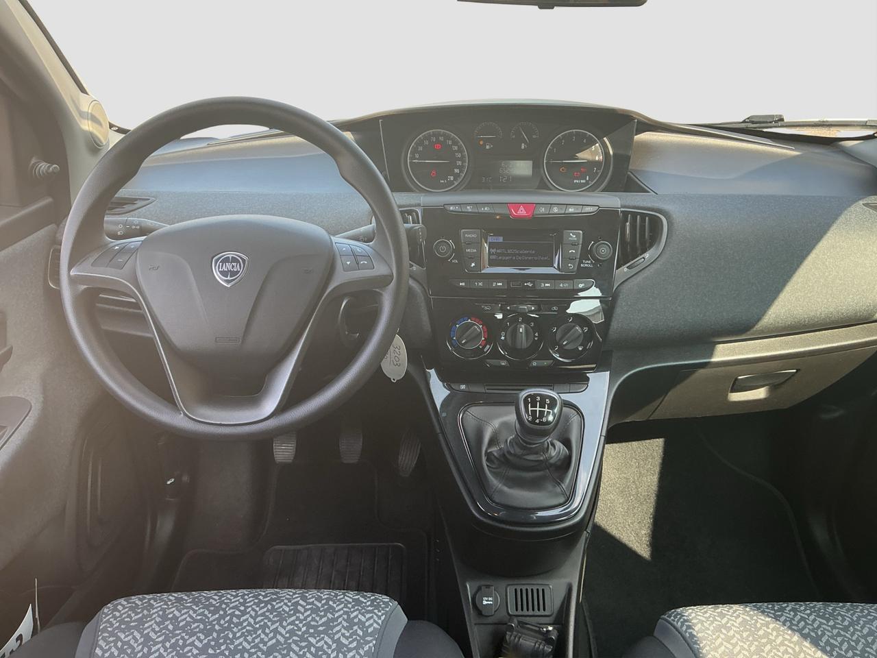 LANCIA Ypsilon 3ª serie Ypsilon 1.0 FireFly 5 porte S&S Hybrid Ecochic Sil