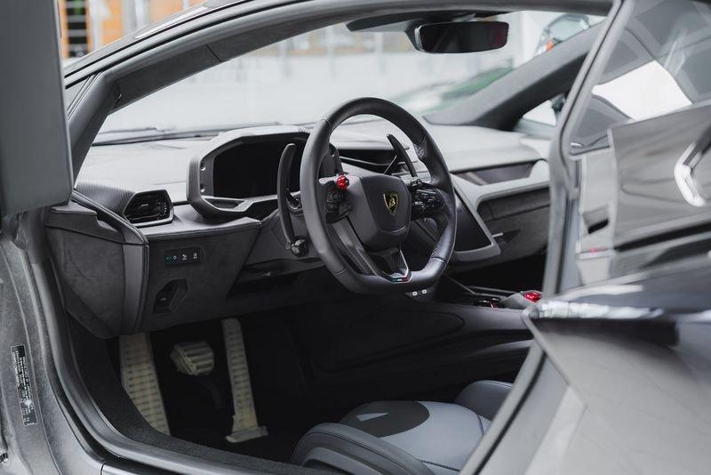 Lamborghini Revuelto LAMBORGHINI REVUELTO *PPF TOTALE*