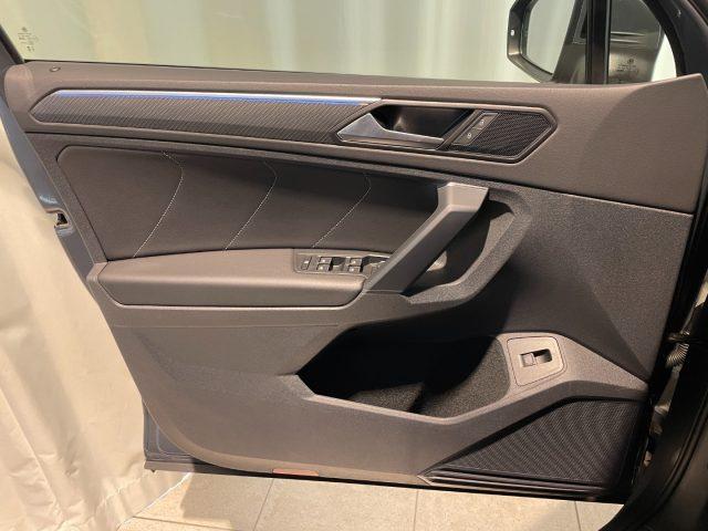 VOLKSWAGEN Tiguan 2.0 TDI DSG 4MOTION R-Line Navi Matrix 20" Camera