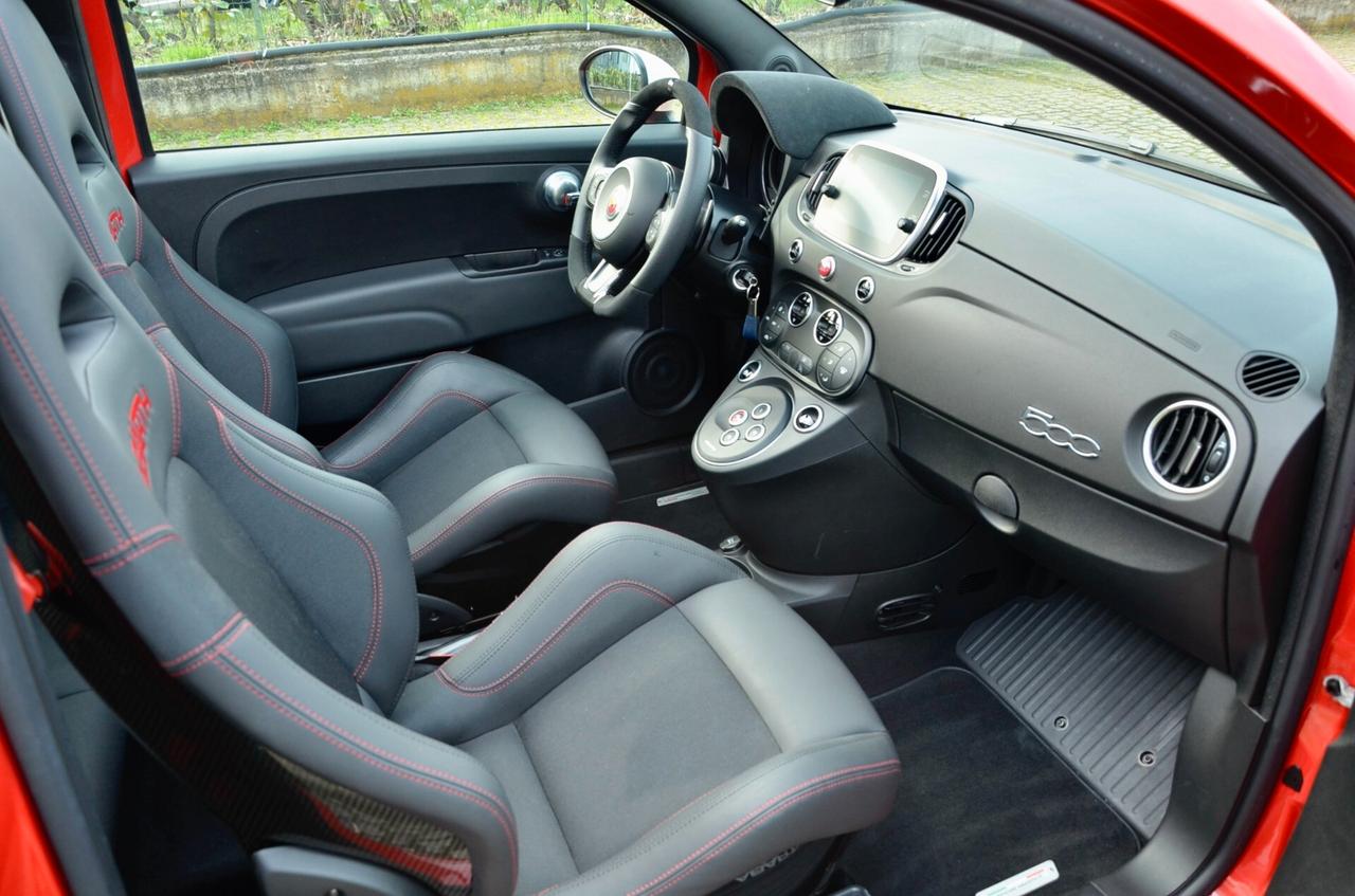 ABARTH 595C 1.4 T-JET ESSEESSE 180cv AUT, PARI AL NUOVO, UFF ITALIANA, AKRAPOVIC, SEDILI IN CARBONIO, 17", PERMUTE