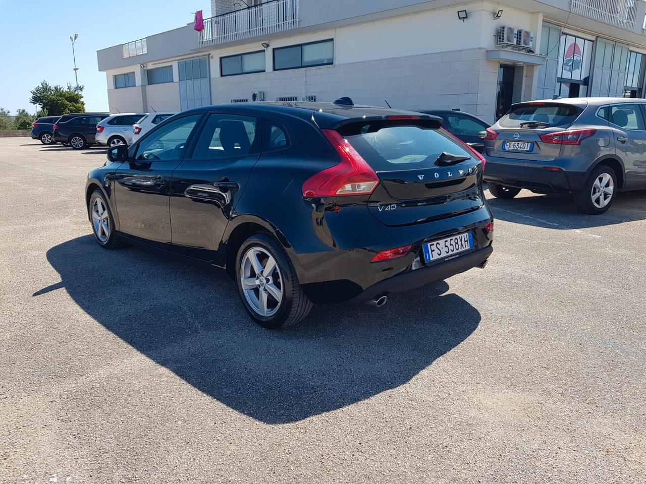 Volvo V40 2.0 D2 120CV FARI LED