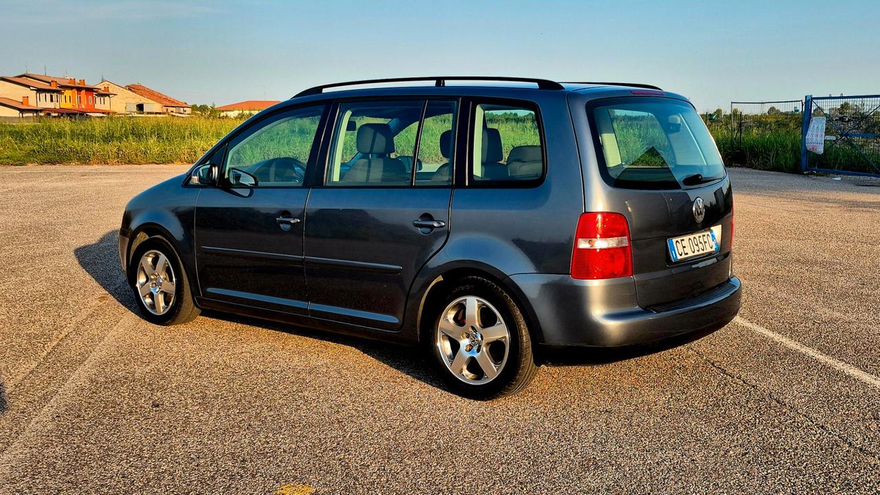 Volkswagen Touran 1.6 16V 6 MARCE 7 POSTI