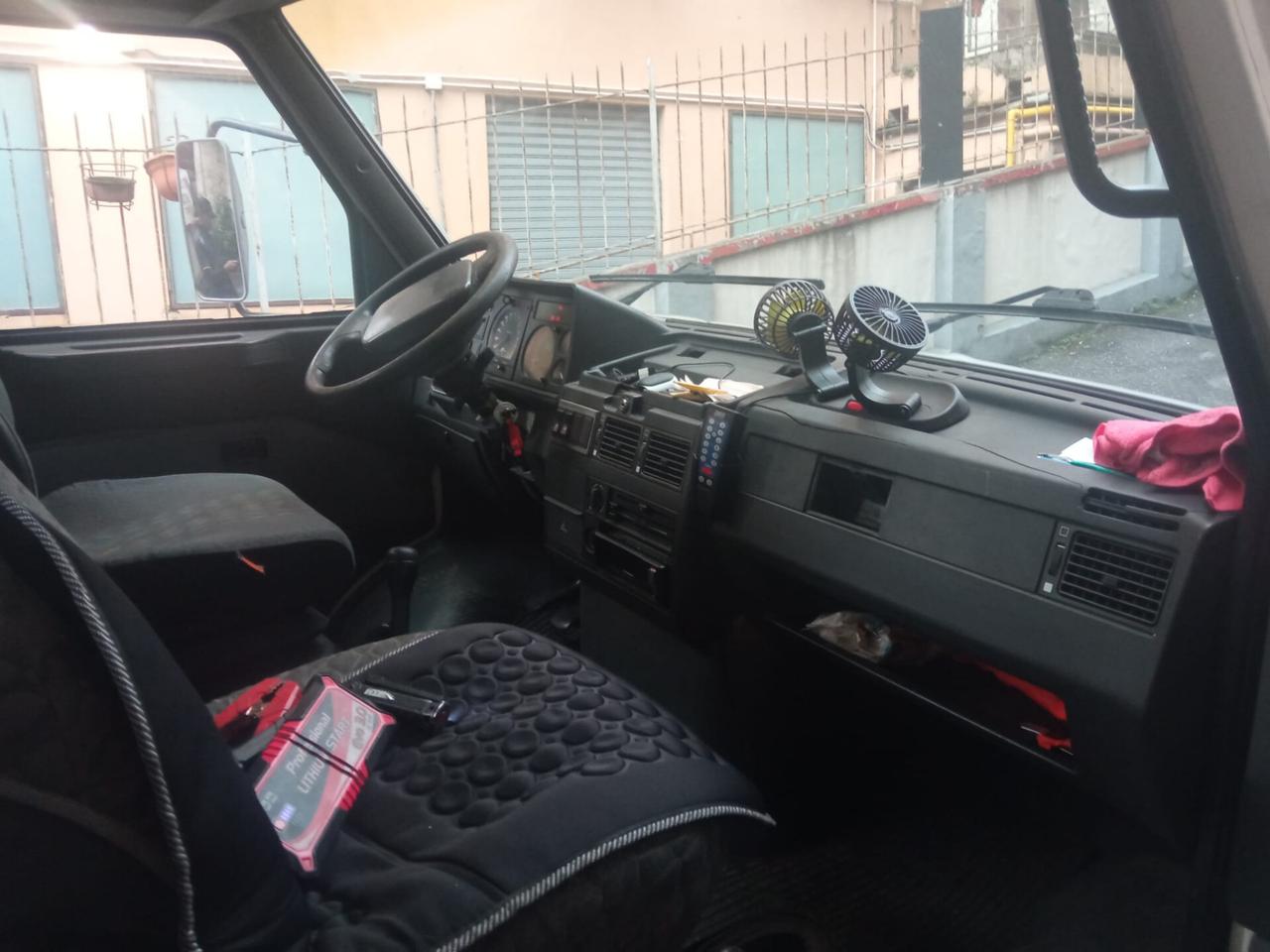 Carro Attrezzi IVECO 2.8cc PATENTE C - IVA ESPOSTA - PORTATA 28 QUINTALI