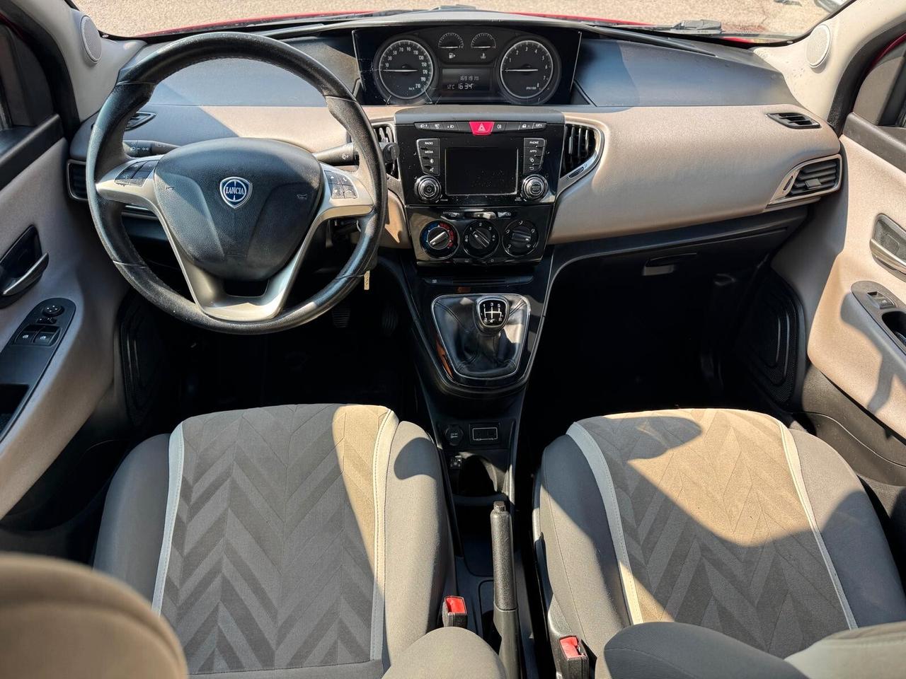 Lancia Ypsilon 1.2 69 CV 5 porte GPL Ecochic Silver