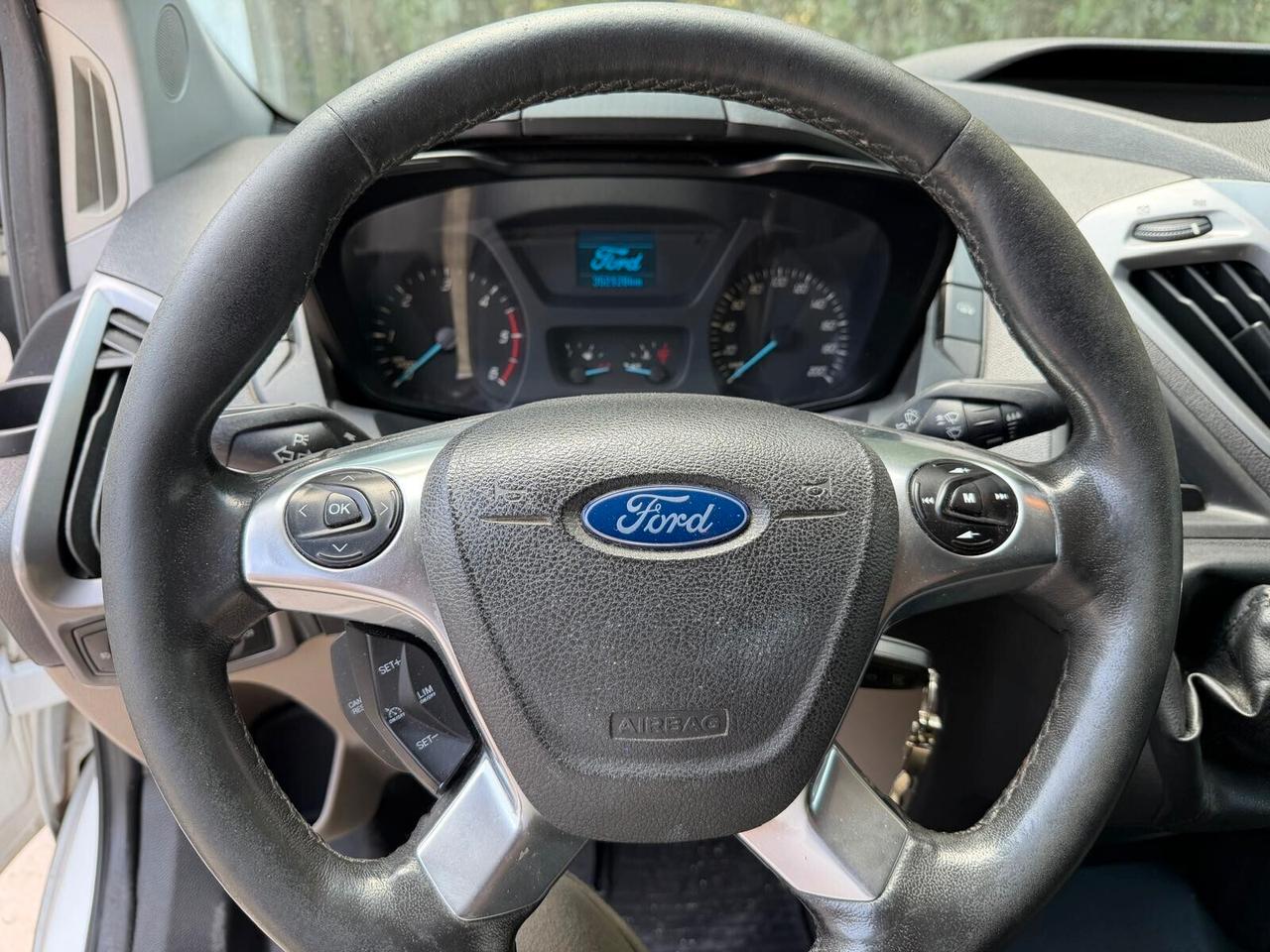 Ford Transit Custom 6 posti con coibentazione