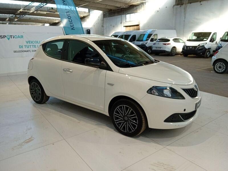 Lancia Ypsilon 1.0 FireFly 5 porte S&S Hybrid Gold