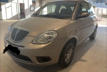 Lancia Ypsilon 1.2 8v ModaMilano Neo Patentati