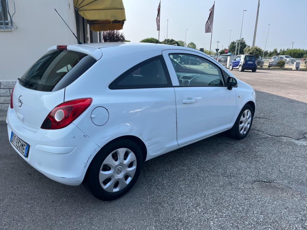 Opel Corsa 1.2 3 porte Club GPL ok neopatentati