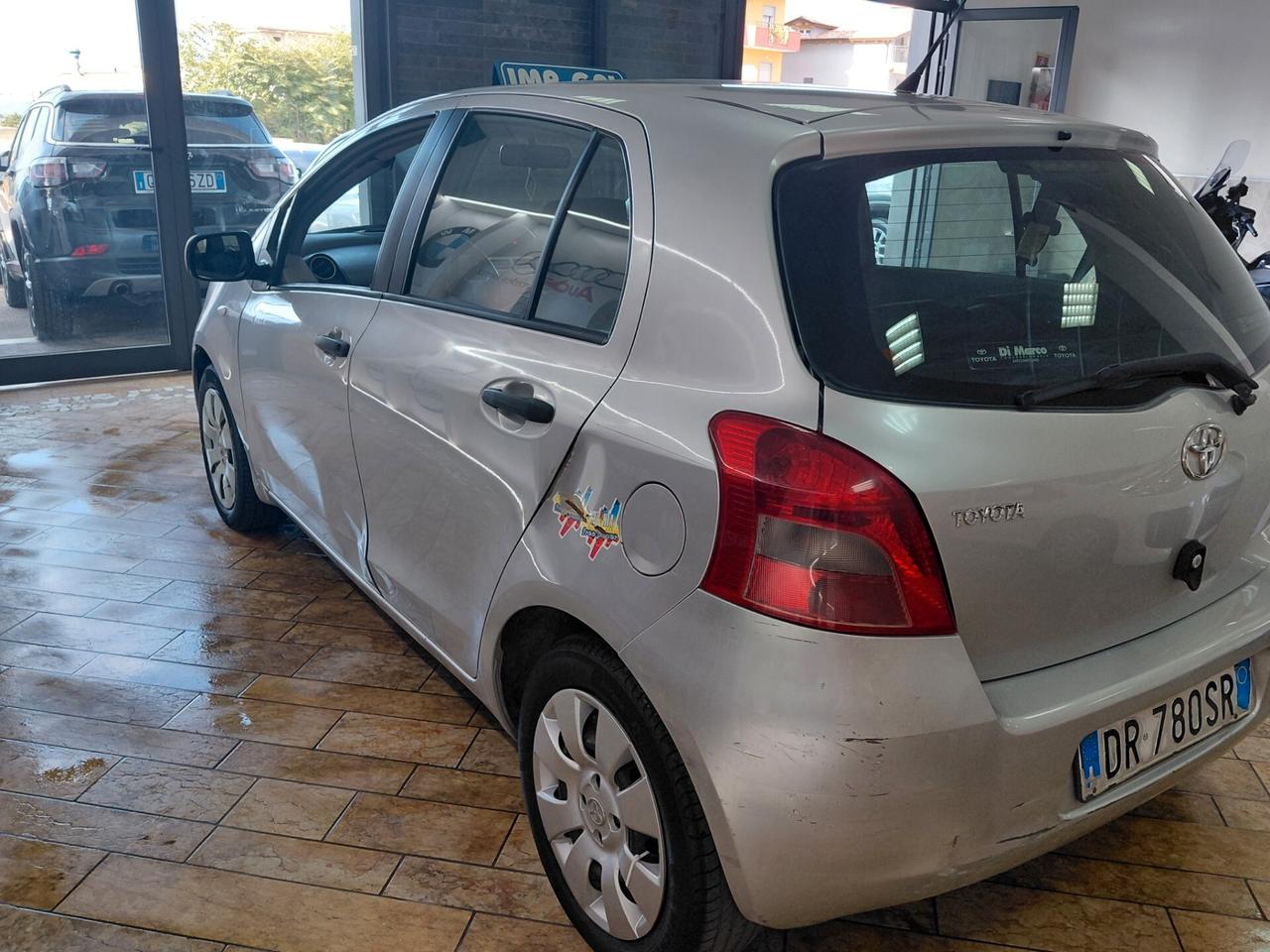 Toyota Yaris 1.0 5 porte GPL