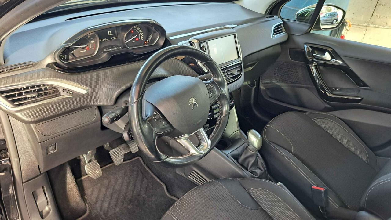 Peugeot 208 PureTech 82 Allure