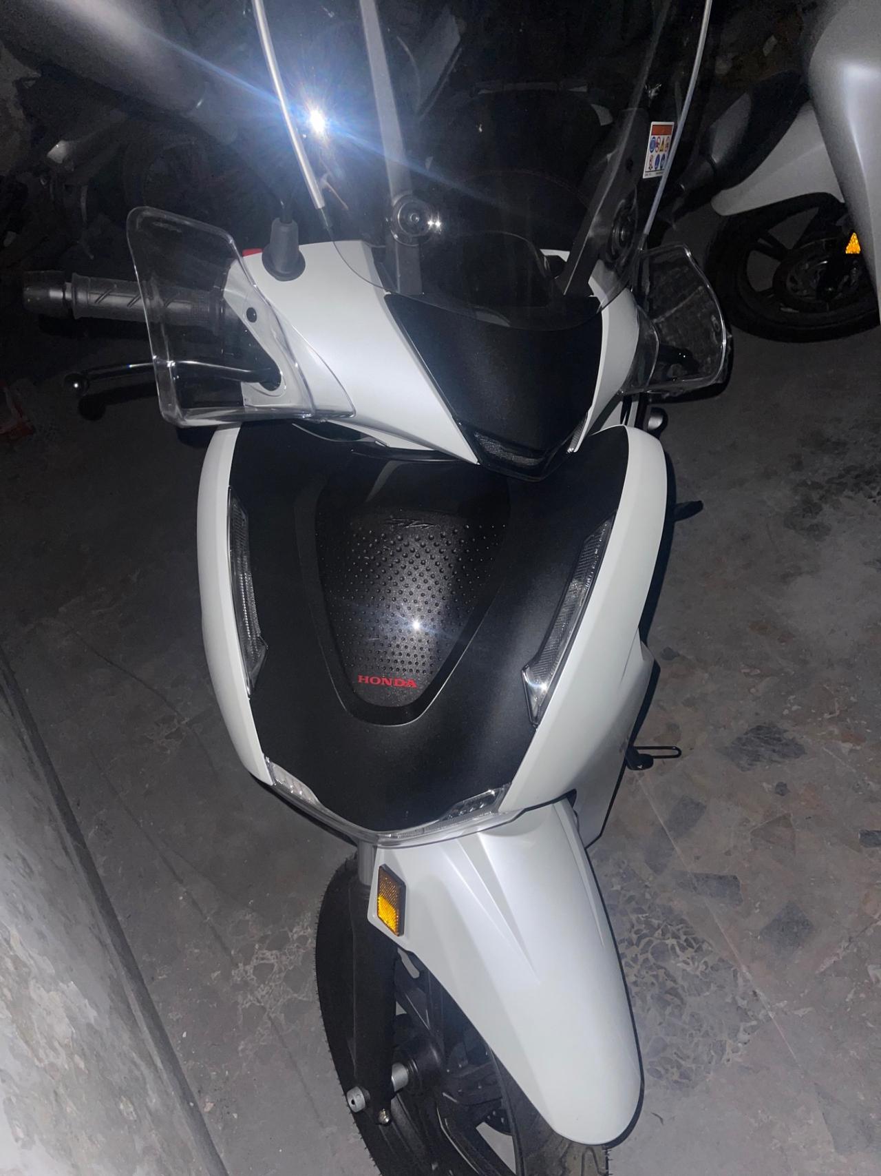 Honda SH 350 Sport