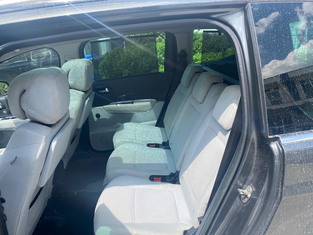 Peugeot 5008 1.6 e-HDi 112CV Stop&Start cambio robotizzato Active