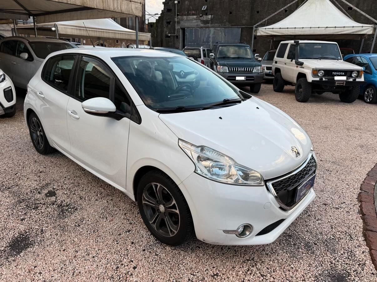 Peugeot 208 1.4 HDi 68 CV 5 porte Allure