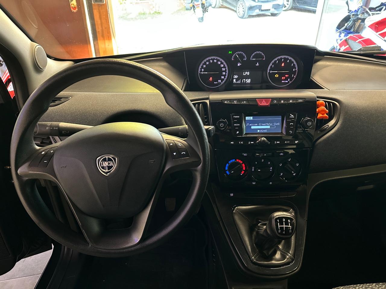 Lancia Ypsilon 1.2 69 CV 5 porte GPL Ecochic Elefantino