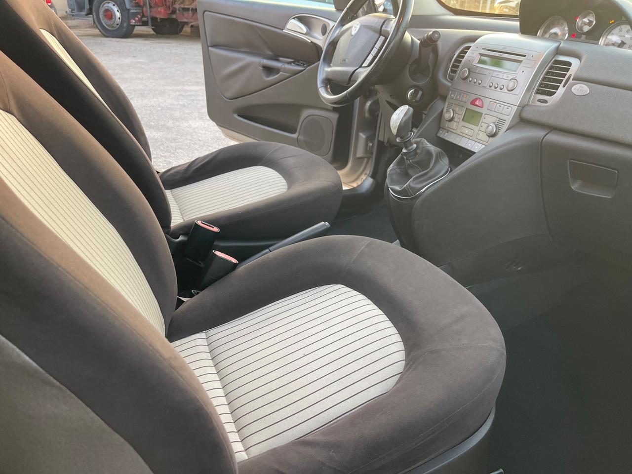 LANCIA YPSILON 1.4 8V FULL TETTO IN VETRO MY07