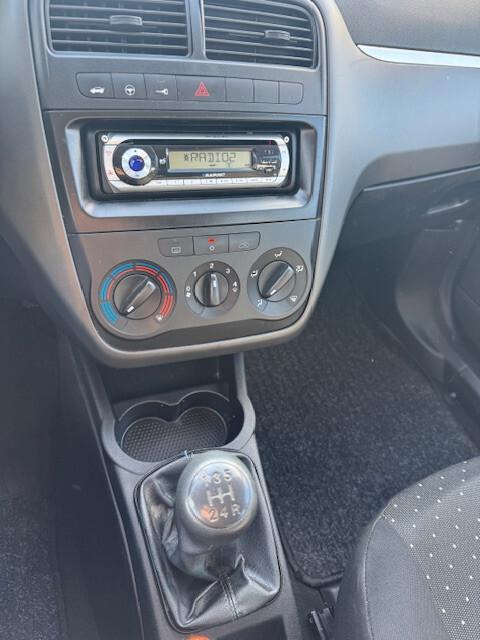 Fiat Grande Punto 1.3MJT 75 5p.Van Dyn. 4pti-ok neopatentati!!