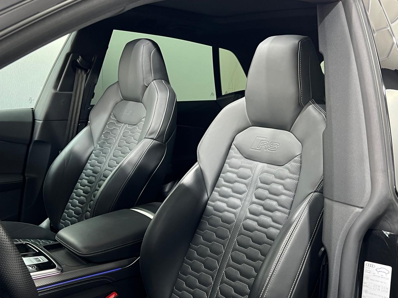 Audi Q8 RS TFSI V8 quattro tiptronic