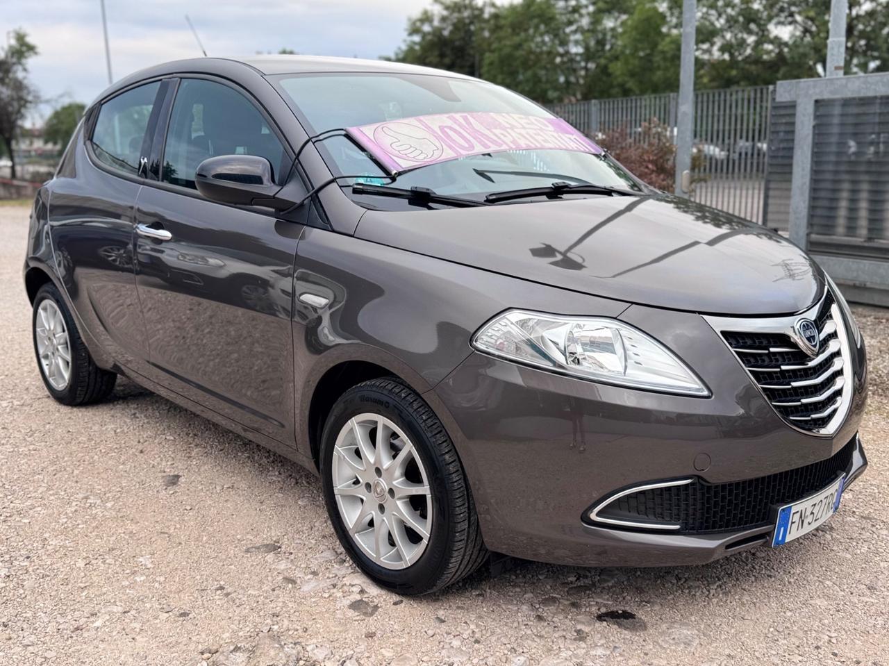 Lancia Ypsilon 1.2 Benzina 69cv Platinum - 2012