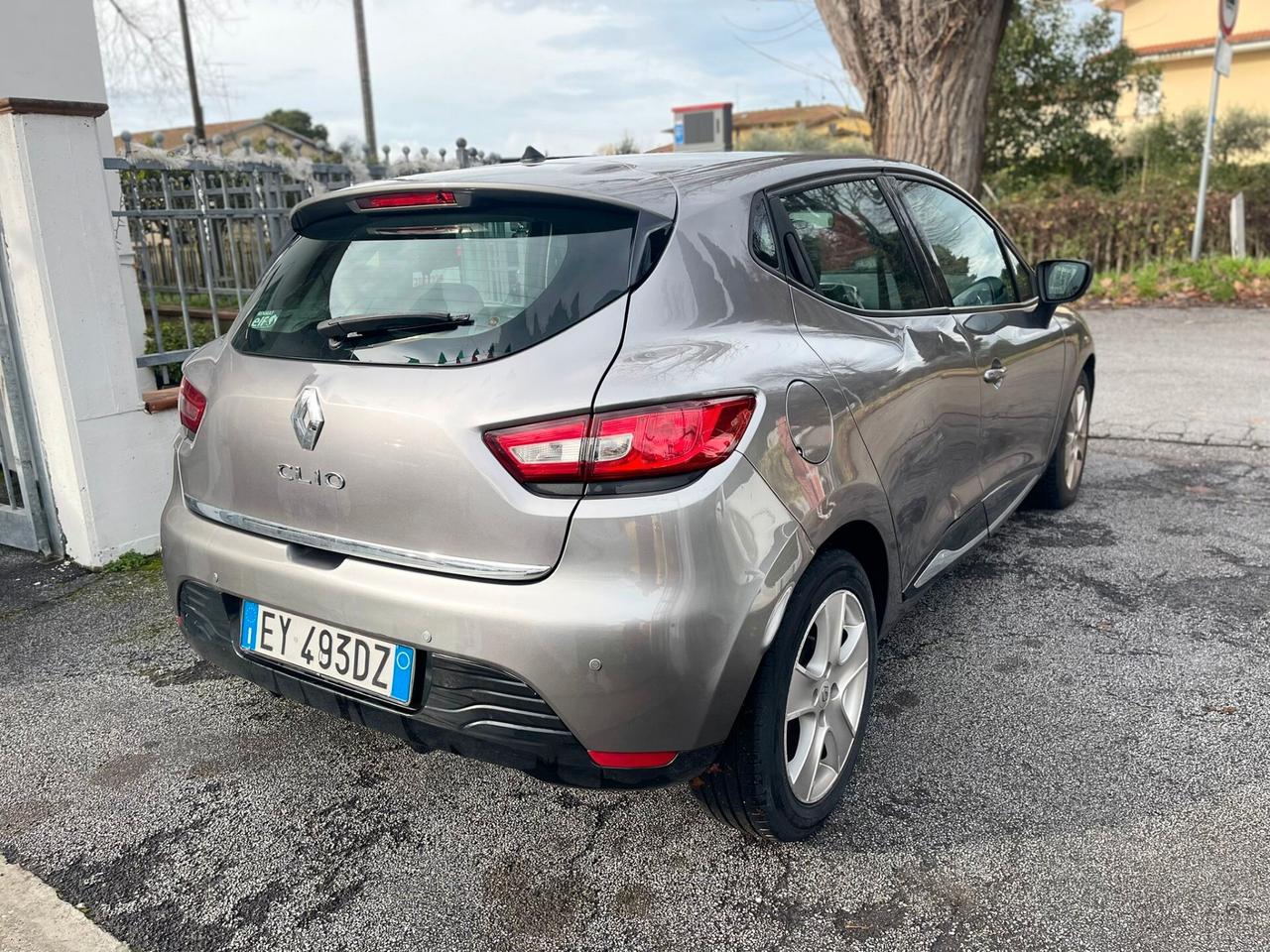 Renault Clio 1.2 75CV 5 porte Costume National