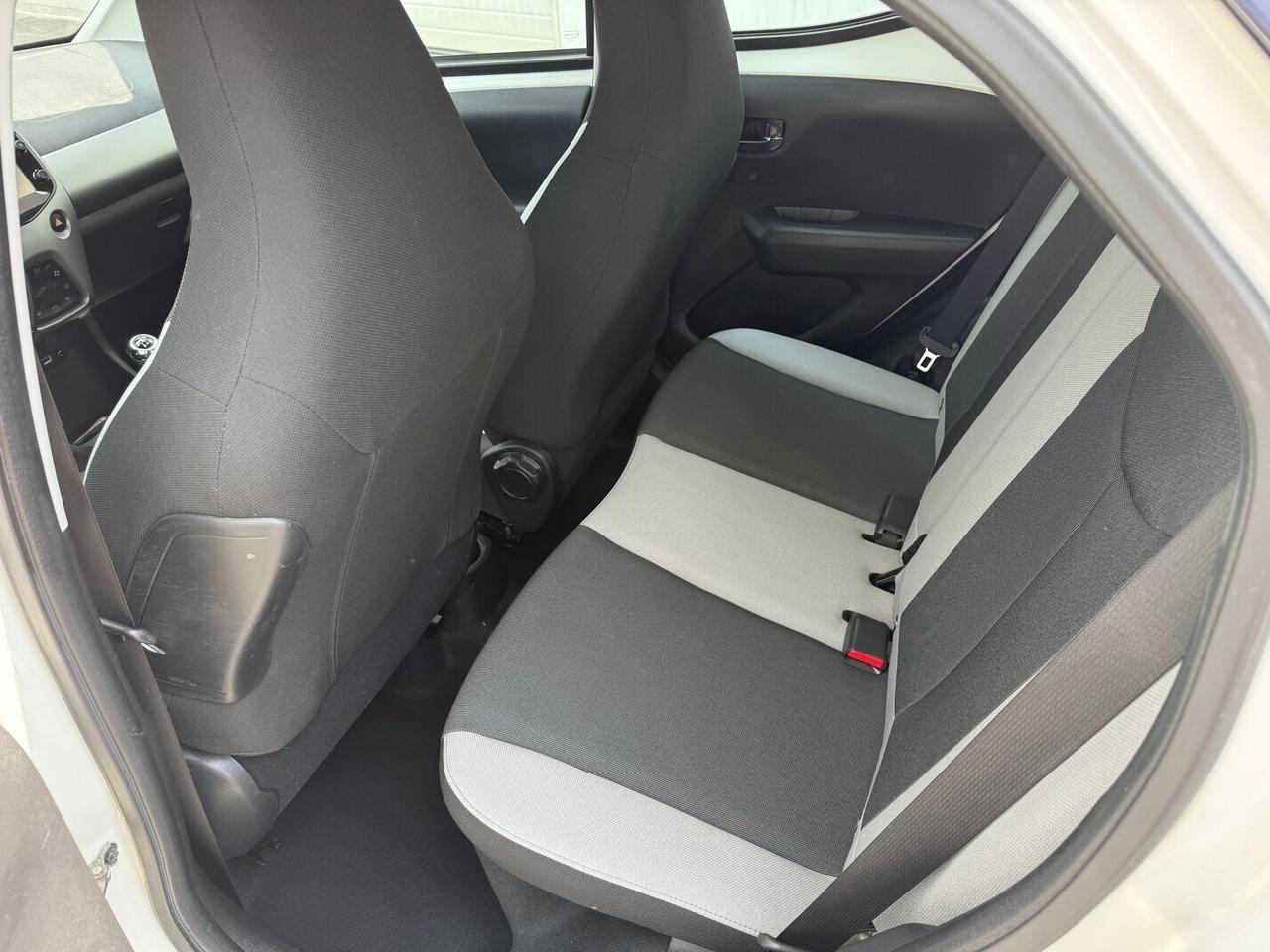 Toyota Aygo 1.0 VVT-i 72 CV 5 porte x-play