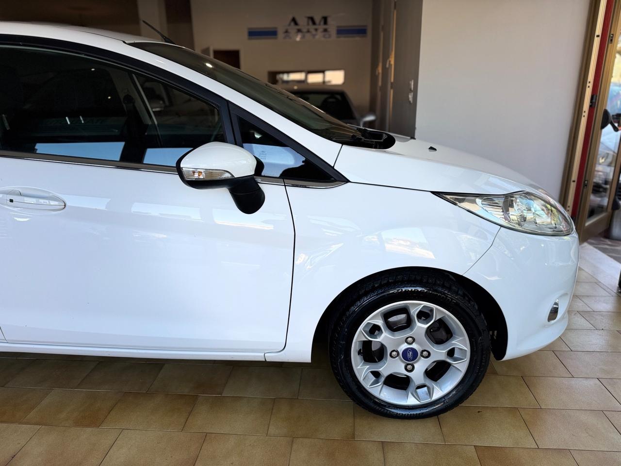 Ford Fiesta 1.4 TDCi 70CV 5 porte Titanium