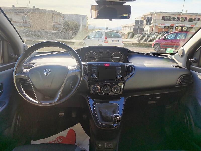 Lancia Ypsilon 1.2 69 CV 5 porte Silver