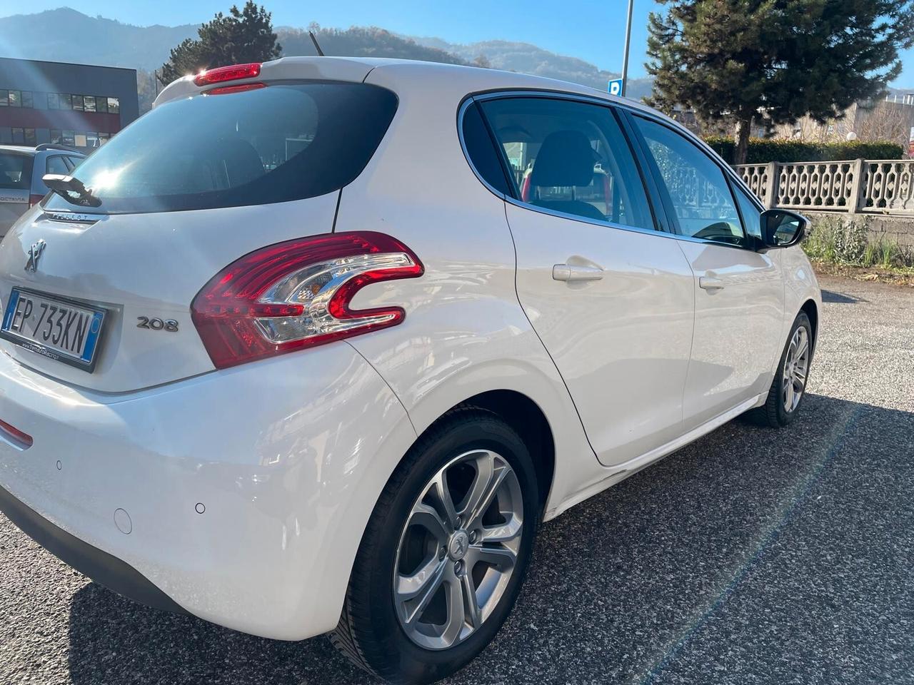 Peugeot 208 1.2 VTi 82 CV 5 porte Allure