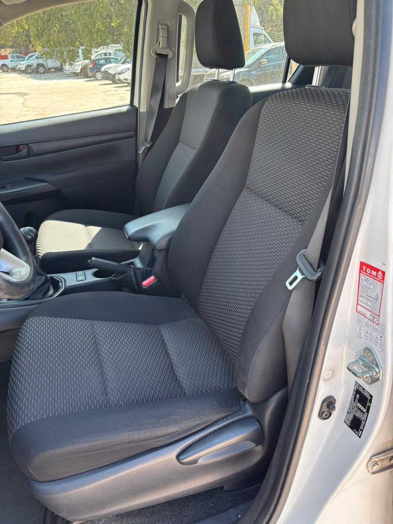 Toyota Hilux 2.4 D-4D 4WD 4 porte Double Cab Comfort
