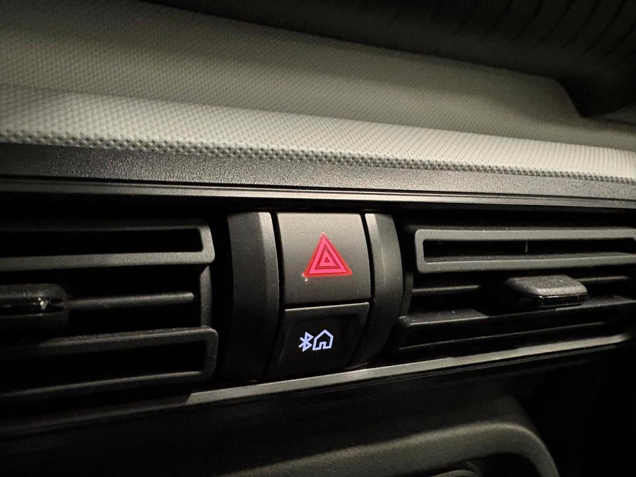 Citroen C3 YOU PureTech 100 6mt SPOTICAR