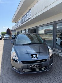 Peugeot 5008 1.6 e-HDi 112CV Stop&Start cambio robotizzato Féline