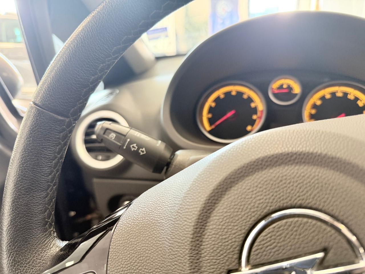 Opel Corsa 1.4 16V 5 porte Edition