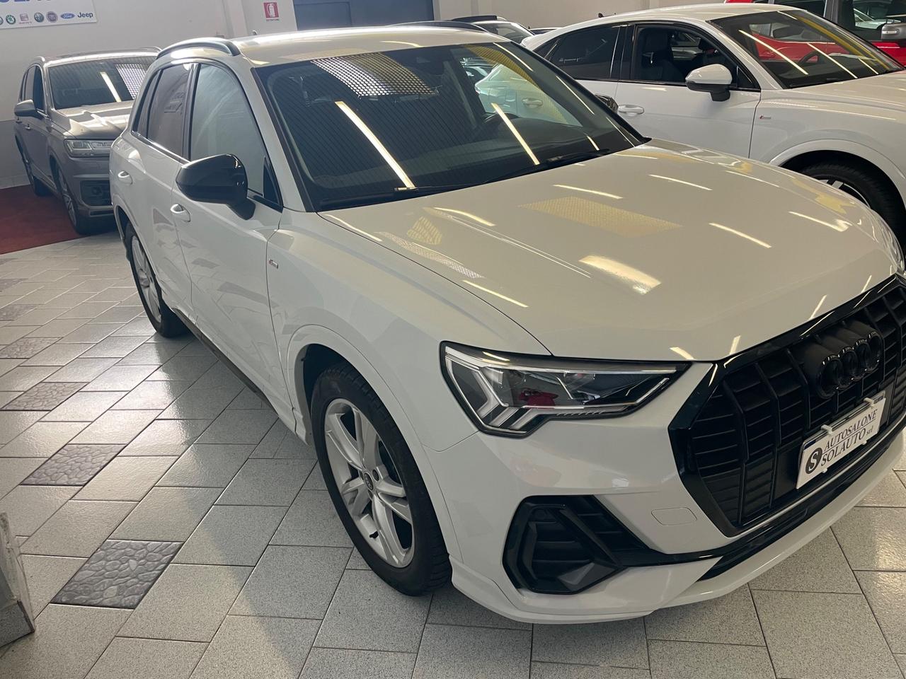 Audi Q3 35 TDI S tronic line Black Telec.