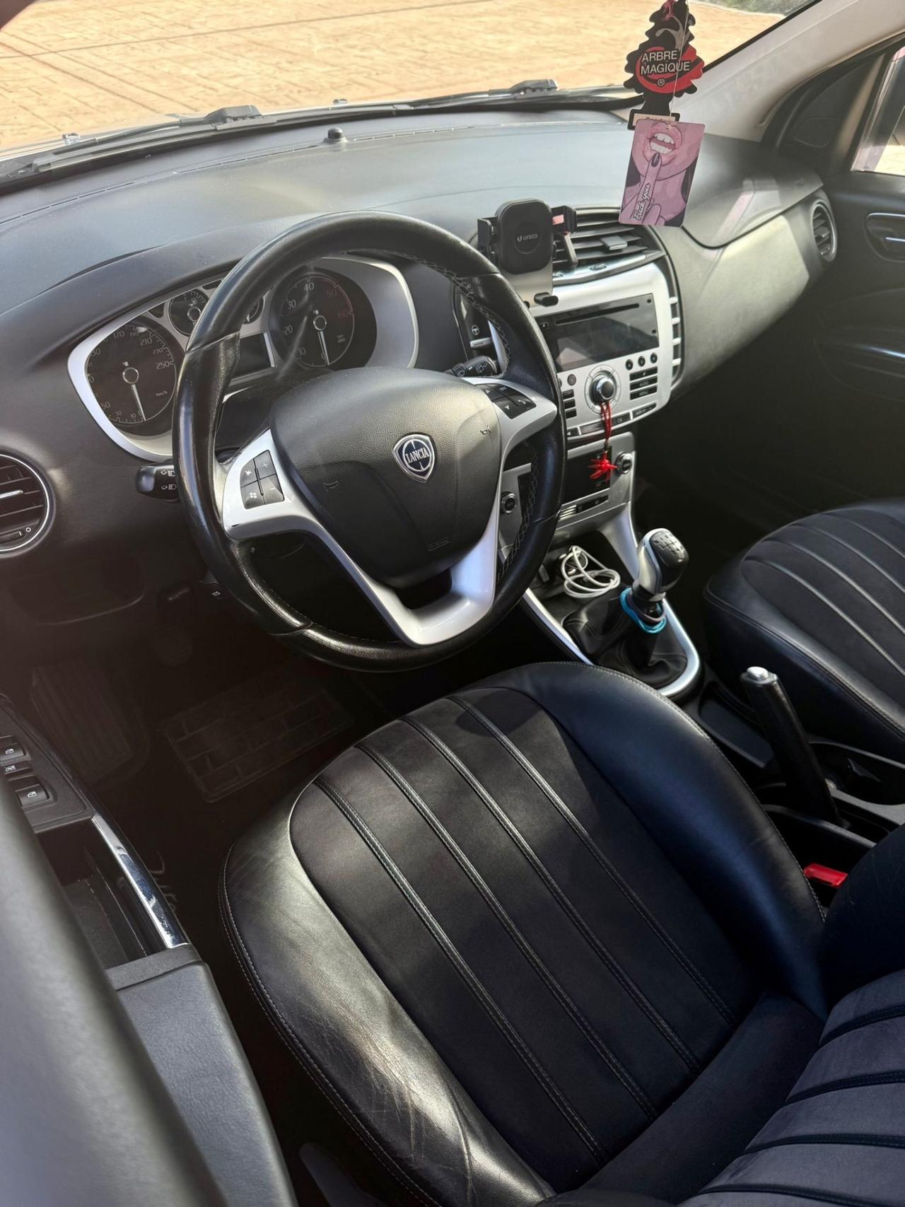 Lancia Delta 2.0 mtj DPF Ptatinum (121kw)