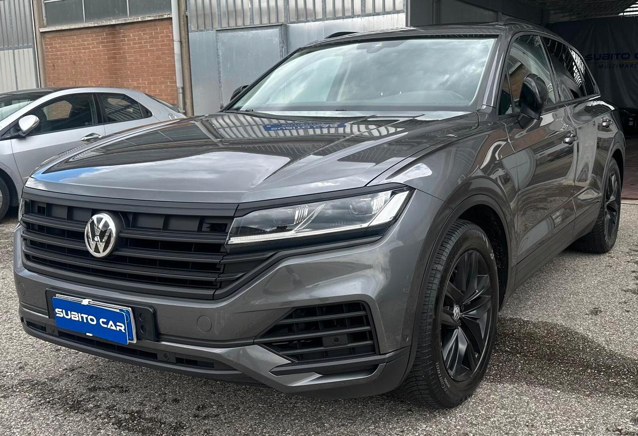 Volkswagen Touareg 3.0 V6 TDI SCR Black Style Tetto Panoramico Pelle Totate Sospensioni Regolabili