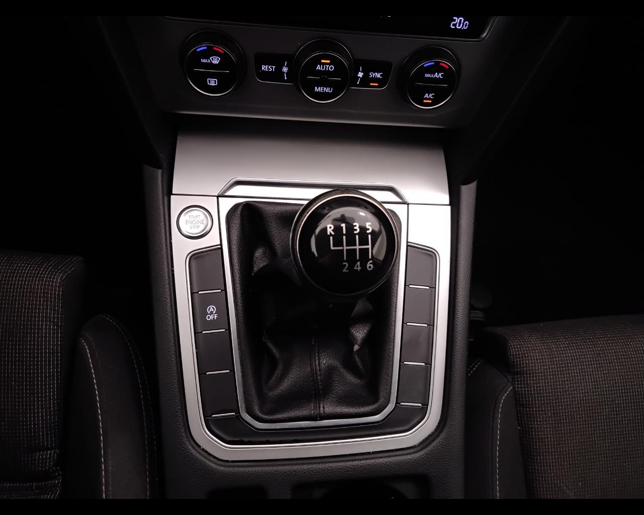 VOLKSWAGEN Passat VIII 2015 Variant - Passat Variant 2.0 tdi Business (